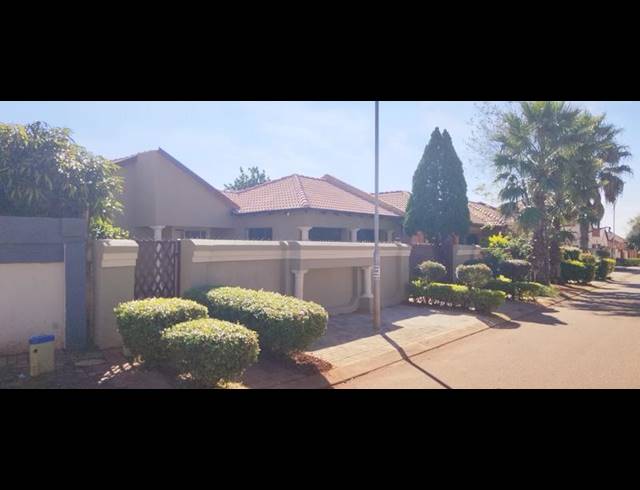 3 BEDROOM HOUSE FOR SALE IN THE ORCHARDS